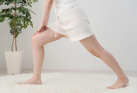 다리 스트레칭 하기.