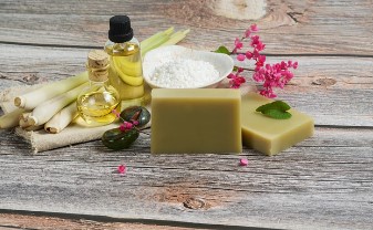 씻어도 계속 나는 체취? &lsquo;이 부위&rsquo; 안 닦으면 샤워해도 소용없다