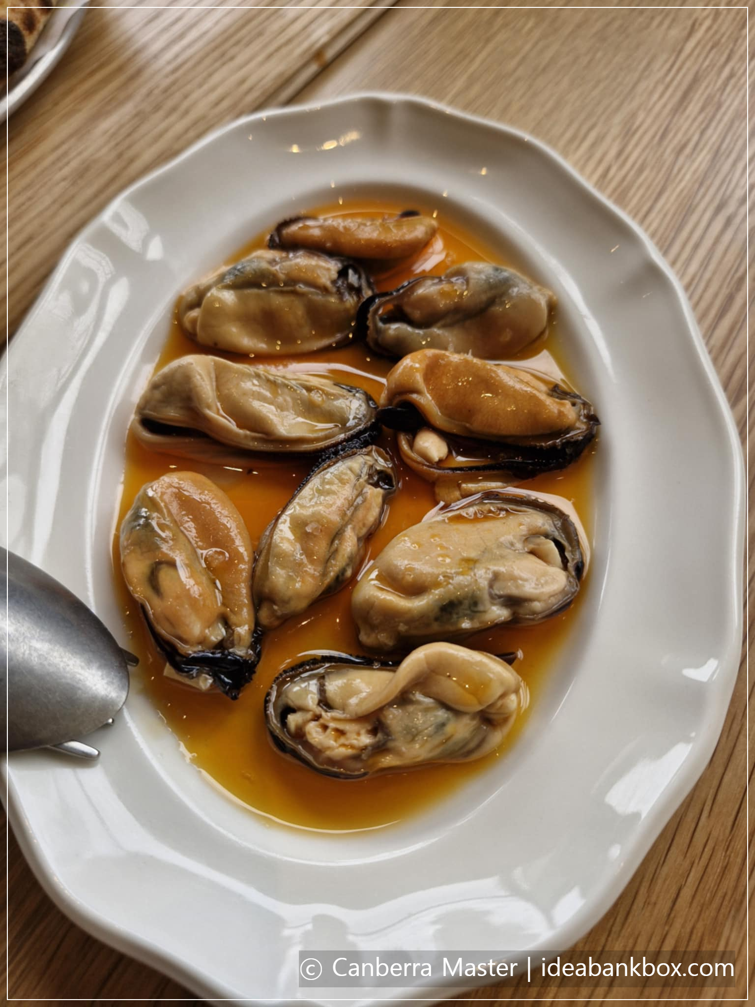 제비스 베이 홍합 (칠리 오일)