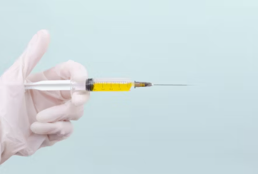 대상포진 예방접종 가격(최저가 확인, 무료접종 대상)과 관련하여 대상포진 예방접종 하는 모습 사진