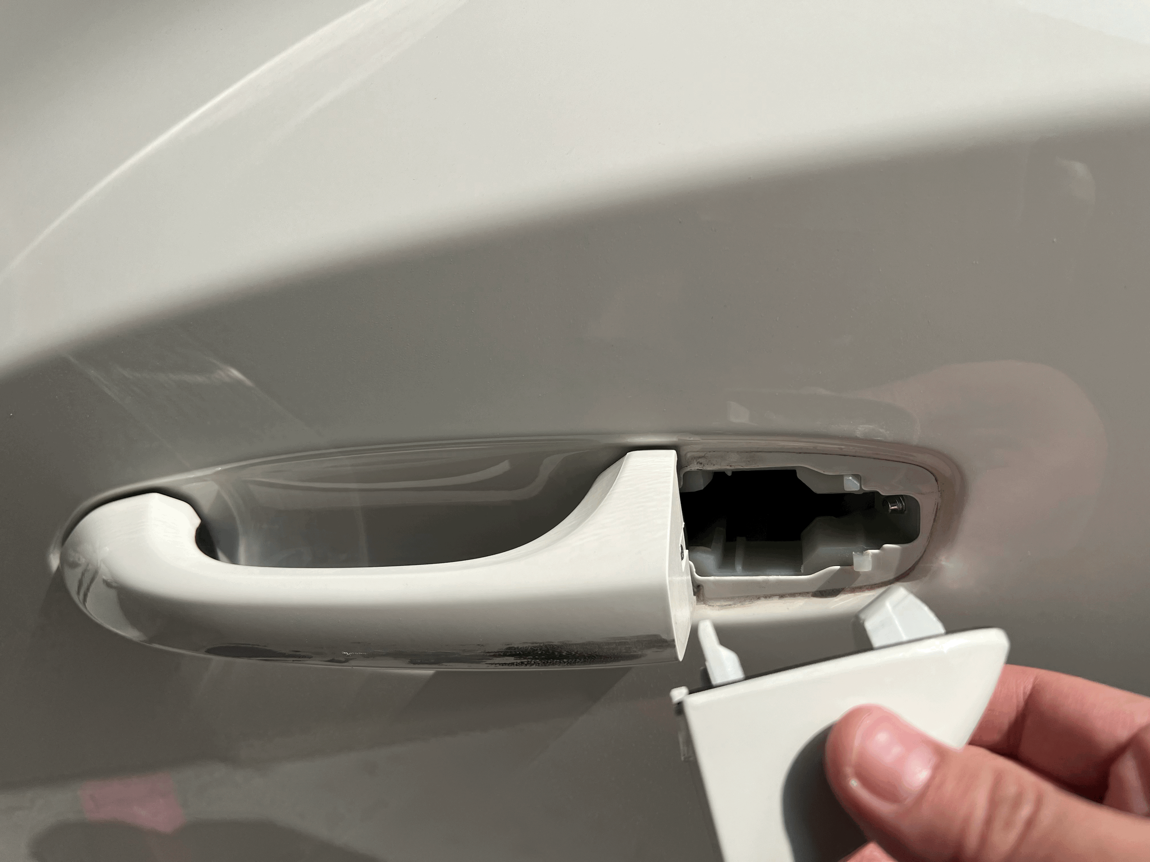 티볼리 도어캐치 교체