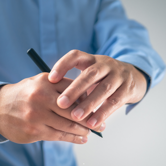 손가락 통증? 방아쇠수지증후군 원인과 치료