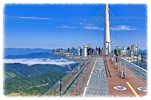 해발 1,458m, 대한민국에서 가장 높은 곳에 위치한 스카이워크