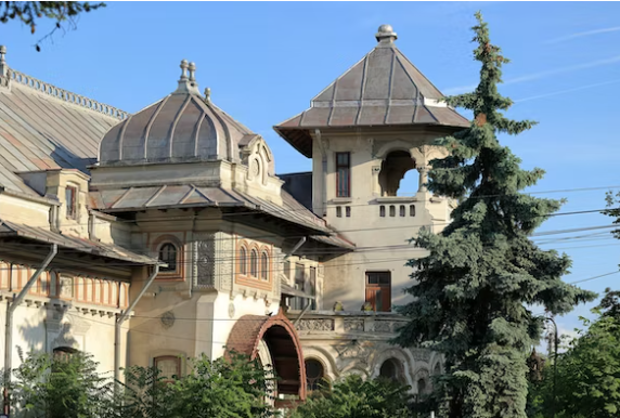 상속-받은-저택이-정면으로-보인다