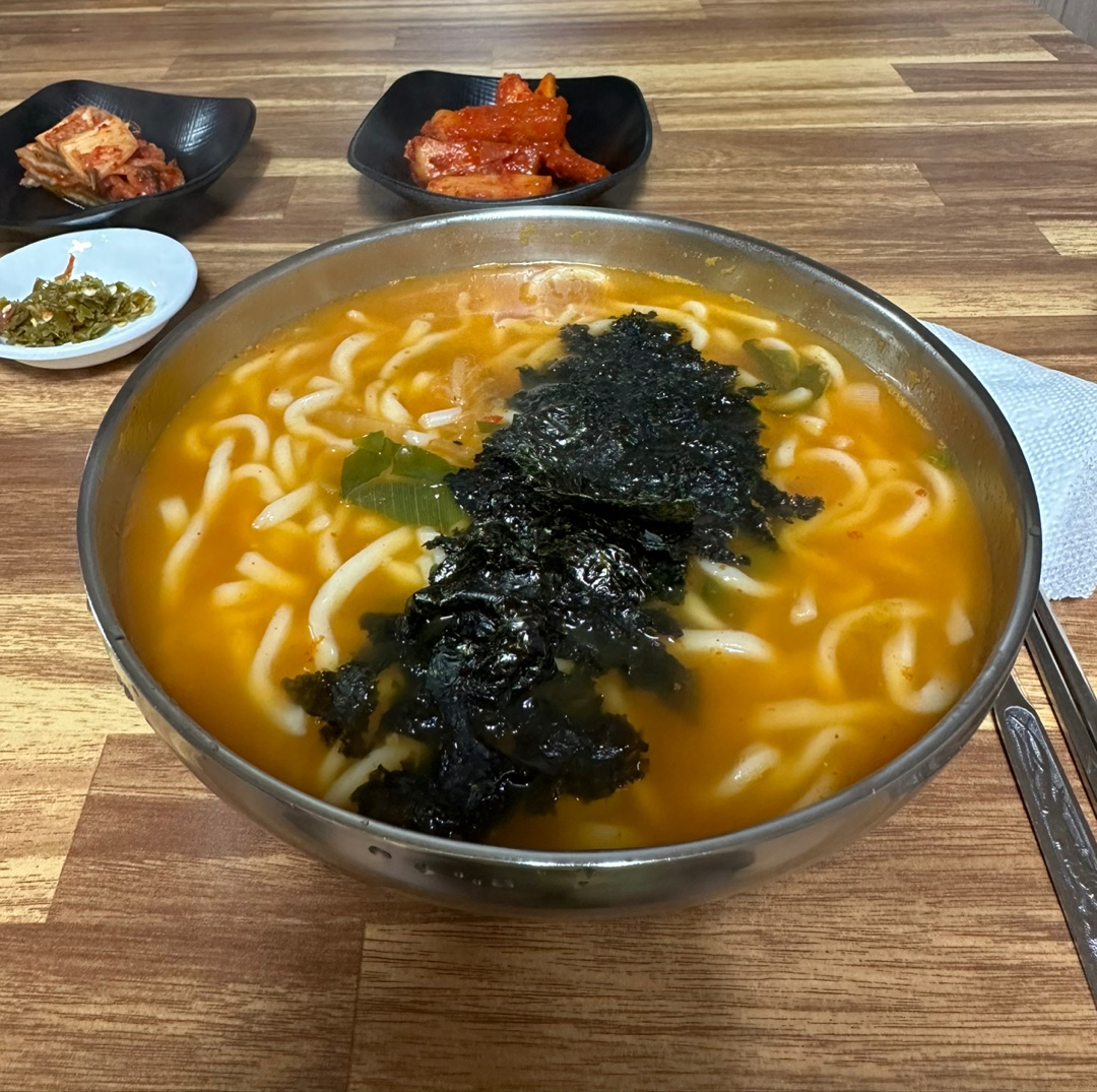 시골손칼국수 김치칼국수