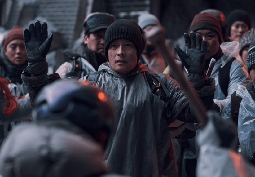 콘크리트 유토피아 영화 장면