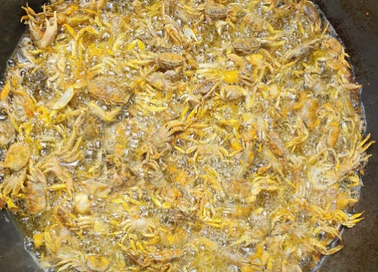 미호네전전문점-칠게튀김-6시내고향