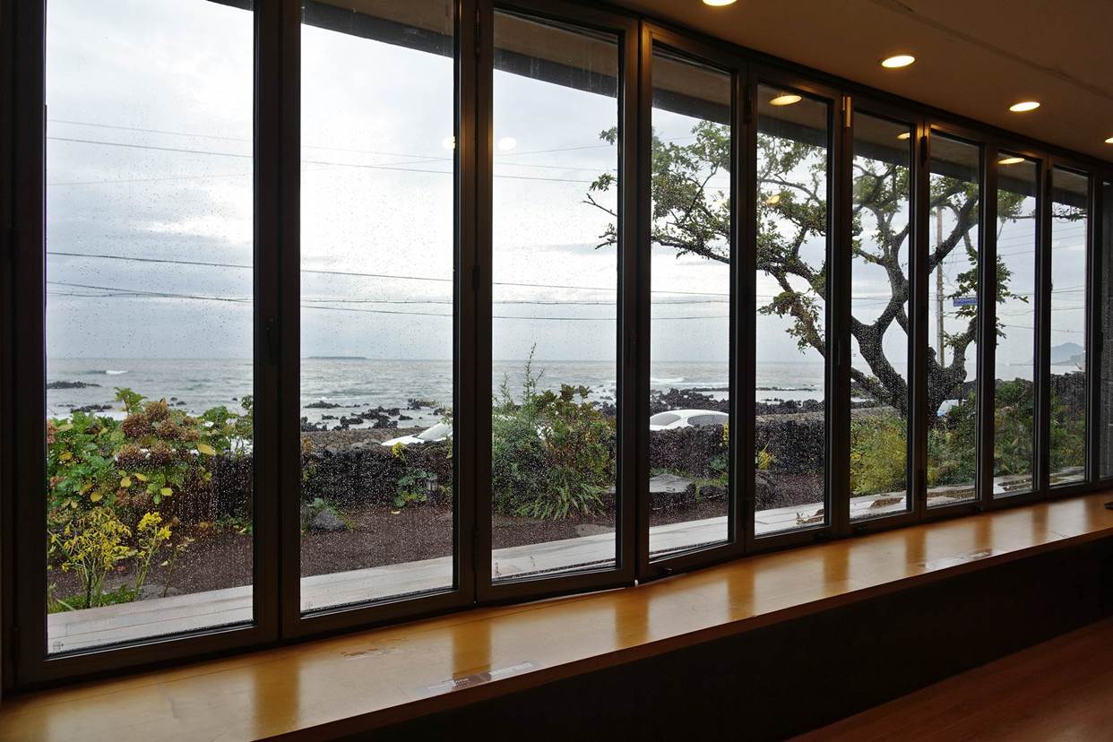 제주도 여행지 - 인기 제주도 카페 추천 봄날카페, 리치망고, 몽상드애월, 델문도, 서연의집, 모시란, 테라로사, 애월더선셋