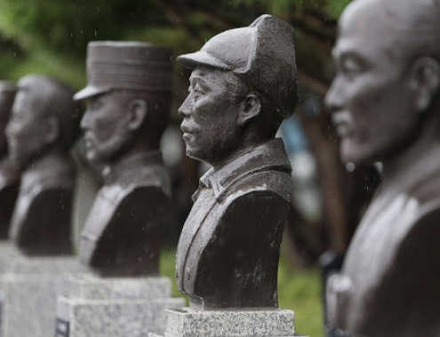 홍범도 흉상 철거