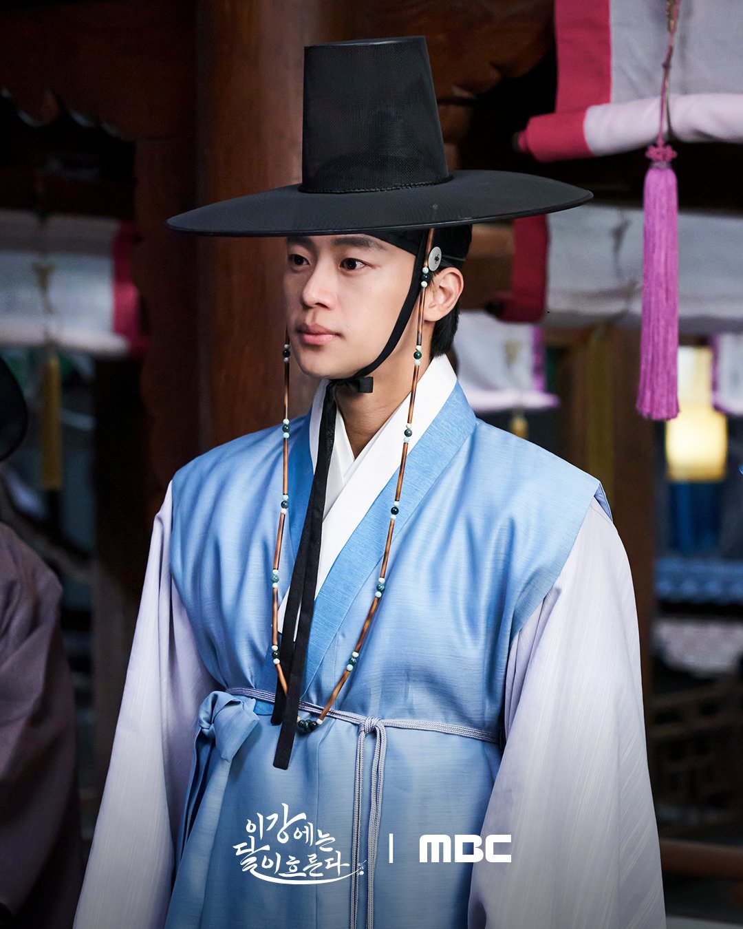 이강에는 달이 흐른다 이운, 배우 이신영