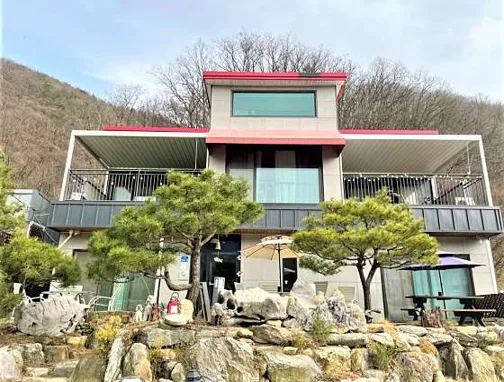 용담리70번지펜션