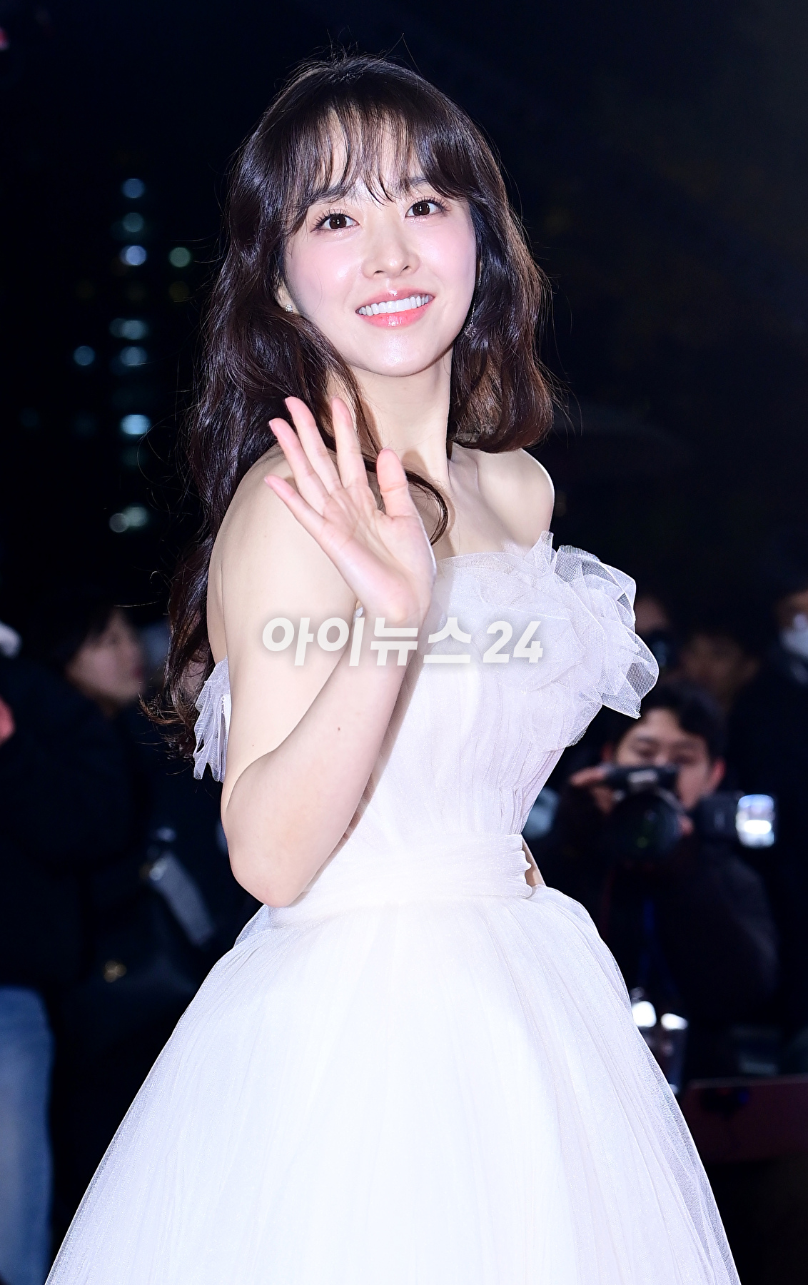 배우 박보영이 24일 오후 서울 영등포구 여의도 KBS홀에서 진행된 제44회 청룡영화상 레드카펫 행사에 참석하고 있다. [사진=정소희 기자]