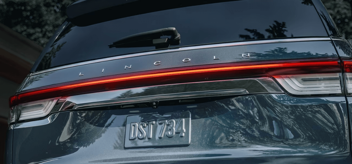 2023-링컨-네비게이터