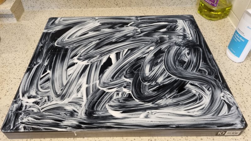 인덕션 세정제 도포 완료한 사진