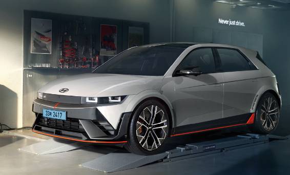 사이버 그레이 메탈릭(색상코드 : C5G)