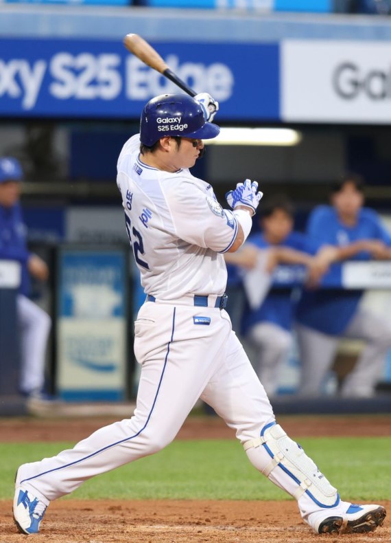 삼성 박병호 홈런! 만루포 이어 투런홈런까지&hellip;개인 통산 27호 연타석포! 관련 사진