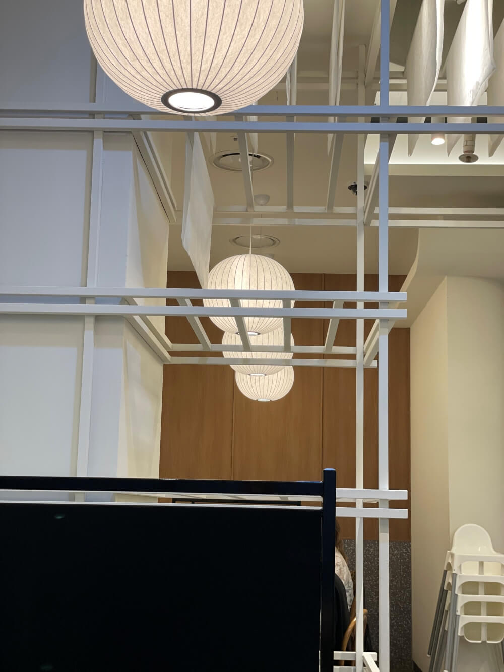 정돈-갤러리아-광교점-매장-인테리어-모습