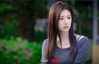 모두가 자신의 무가치함과 싸우고 있다 | 드라마 출연진 몇부작