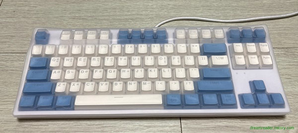 CK87 게이트론 LED 기계식 키보드 텐키리스에 네오폴드 텐키리스 키보드 키스킨, 맨 위 펑션키 들뜸