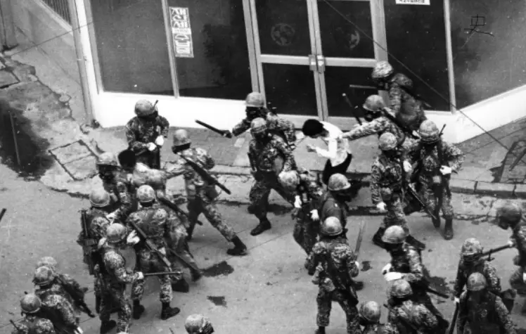 12&middot;12-쿠데타-이후-광주민주화운동-사진