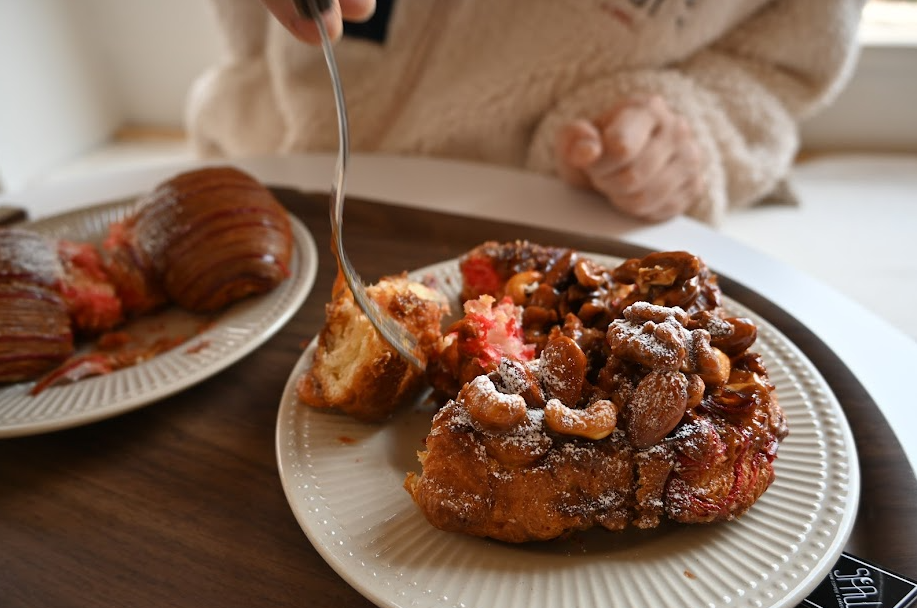 파주 카페 인테리어가 멋지고 리본 크루아상이 맛있는 소풍농월 사진 13