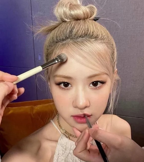 2025 패션 키워드? 로제 스타일로 본 트렌드 정리