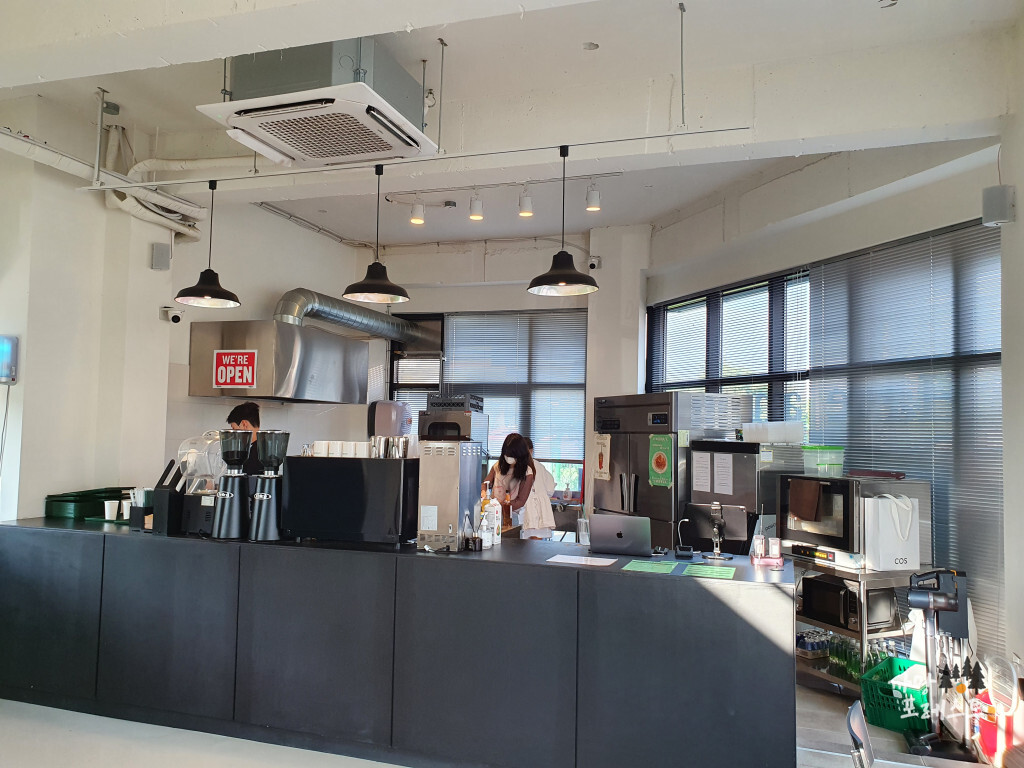 고색동 오니리크 매장 내부