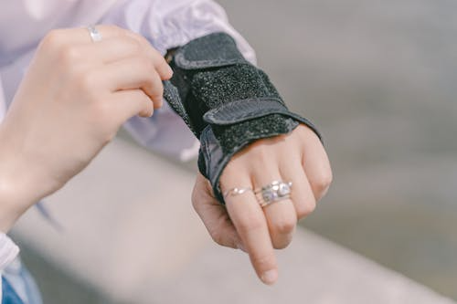 갱년기 손목통증 원인과 치료방법