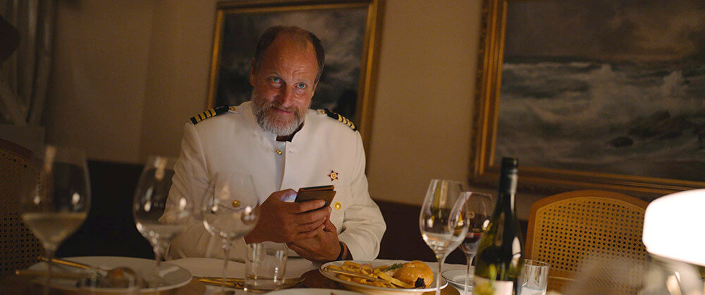 폭풍우 속에서 러시아 부호와 이데올로기 논쟁을 펴는 선장