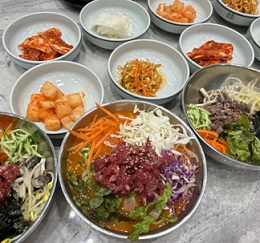 8900원한우육회국수