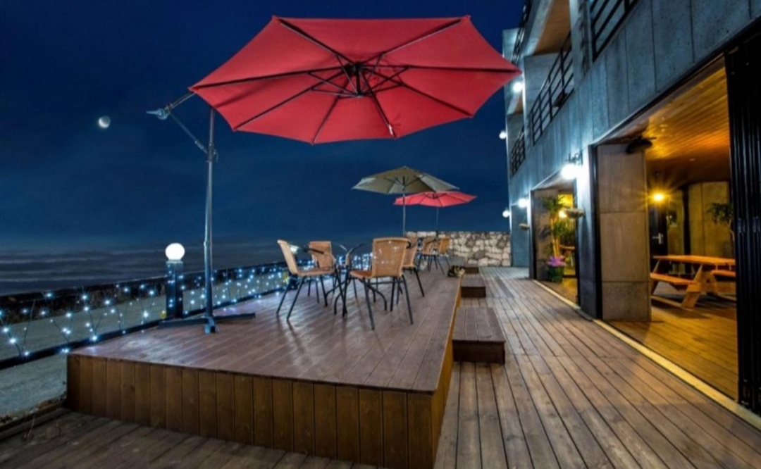 거제 아하트 펜션 휴계 공간