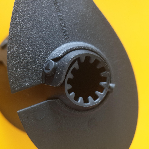 하리오 V60 제브랑 드리퍼와 하리오 드립케틀 에어를 사용한 커피 추출_홀더 조립 2