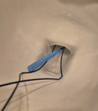 변기에 칫솔 들어갔을 때 꺼내는 법