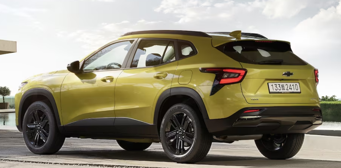 트랙스 크로스오버 어반 옐로우 컬러 후면사진