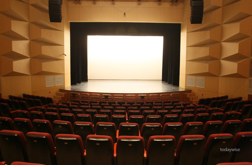 용인 큰어울마당의 무대 전경