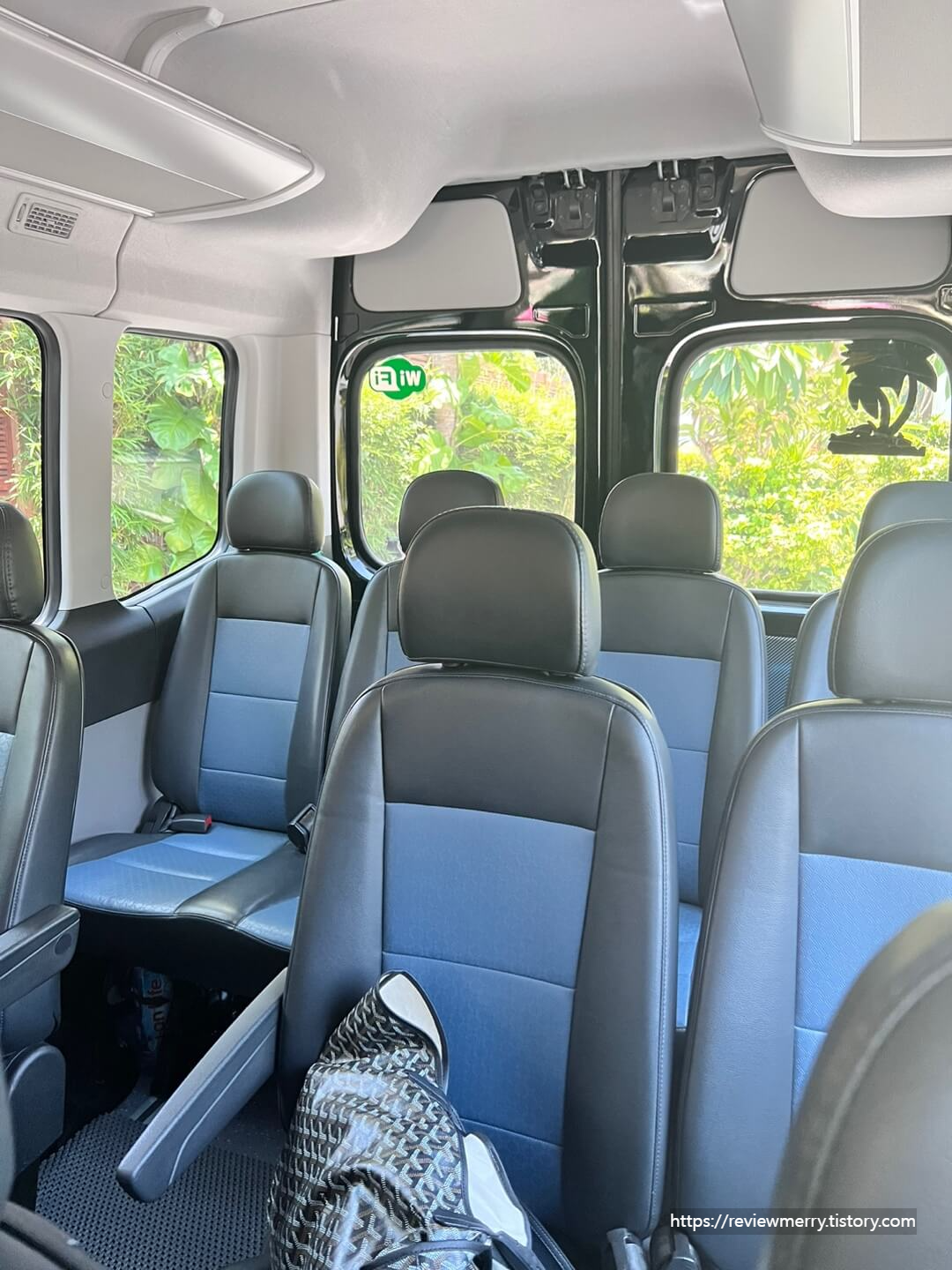 리무진 밴 내부
