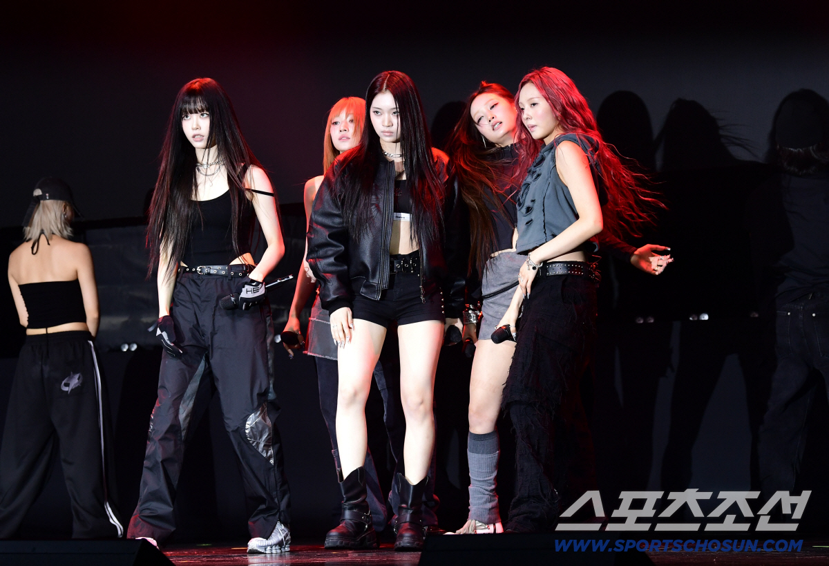 키비츠 정식 데뷔: AOMG 첫 걸크루 Keyveatz 미니 1집 옥시_젠 분석 및 가요계 파급력 전문가 평론