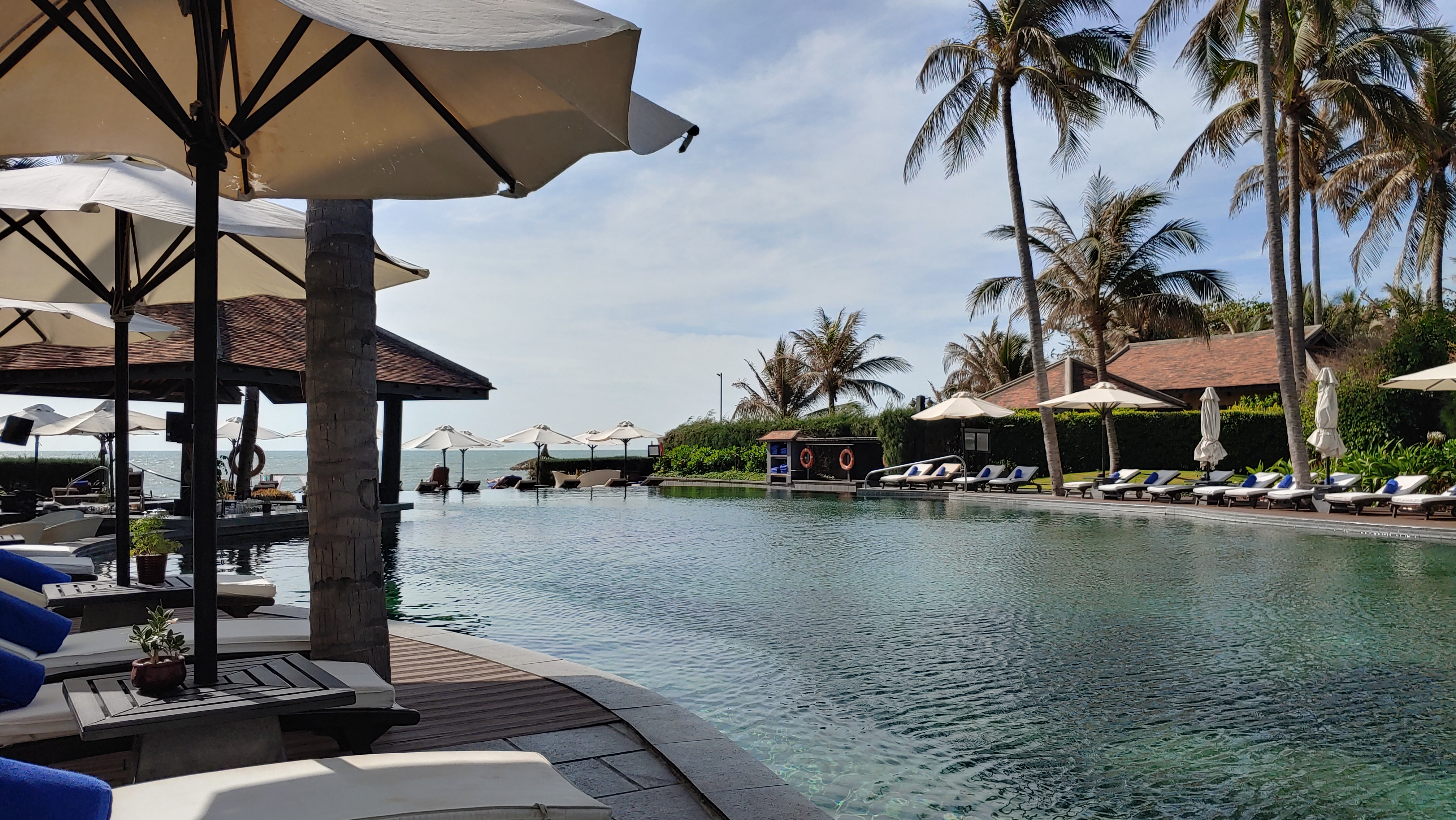 아난타라 무이네 리조트 수영장 전경