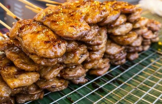 무핑. 출처-https://www.feastographyblog.com/blog/thai-street-food
