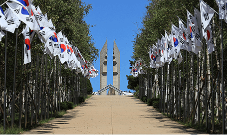 백마고지 전적비