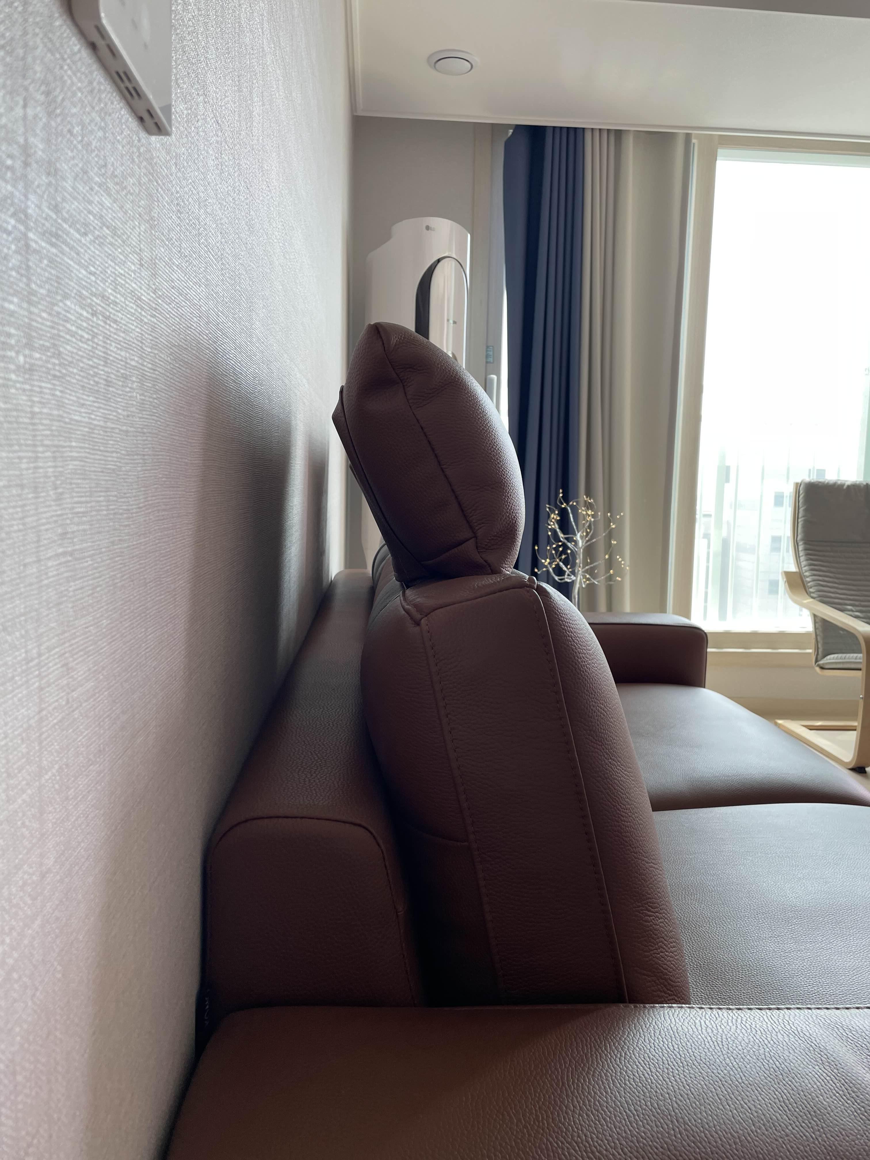 자코모 바우트 소파 헤드레스트 설치 측면 사진