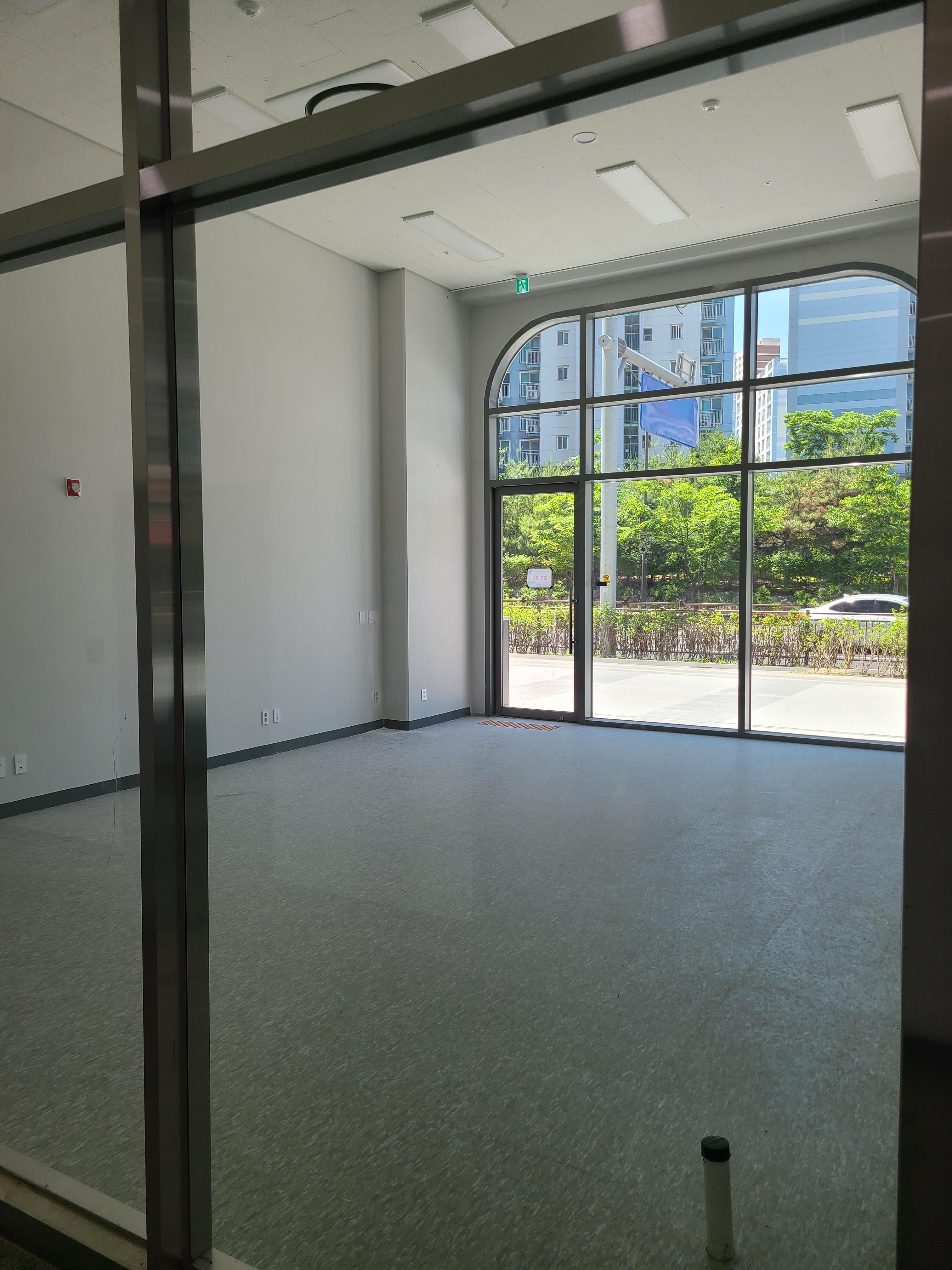 현대클러스터 갈매역스칸센 알토 1층 내부3