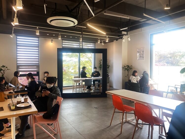 브레드쿠쿰-2층