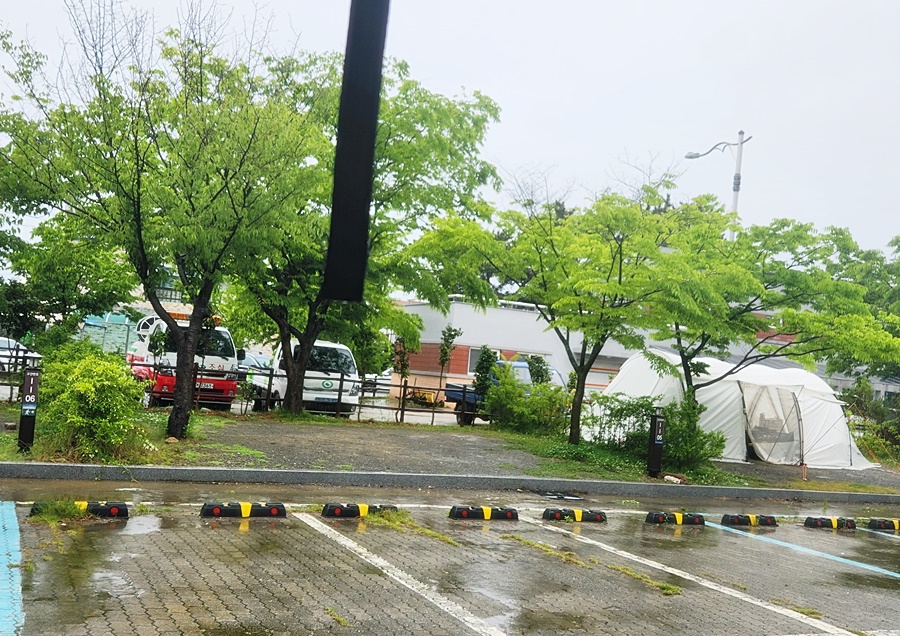 3개의 주차 공간