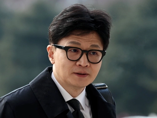 한동훈 검사 프로필 지지율 관련주