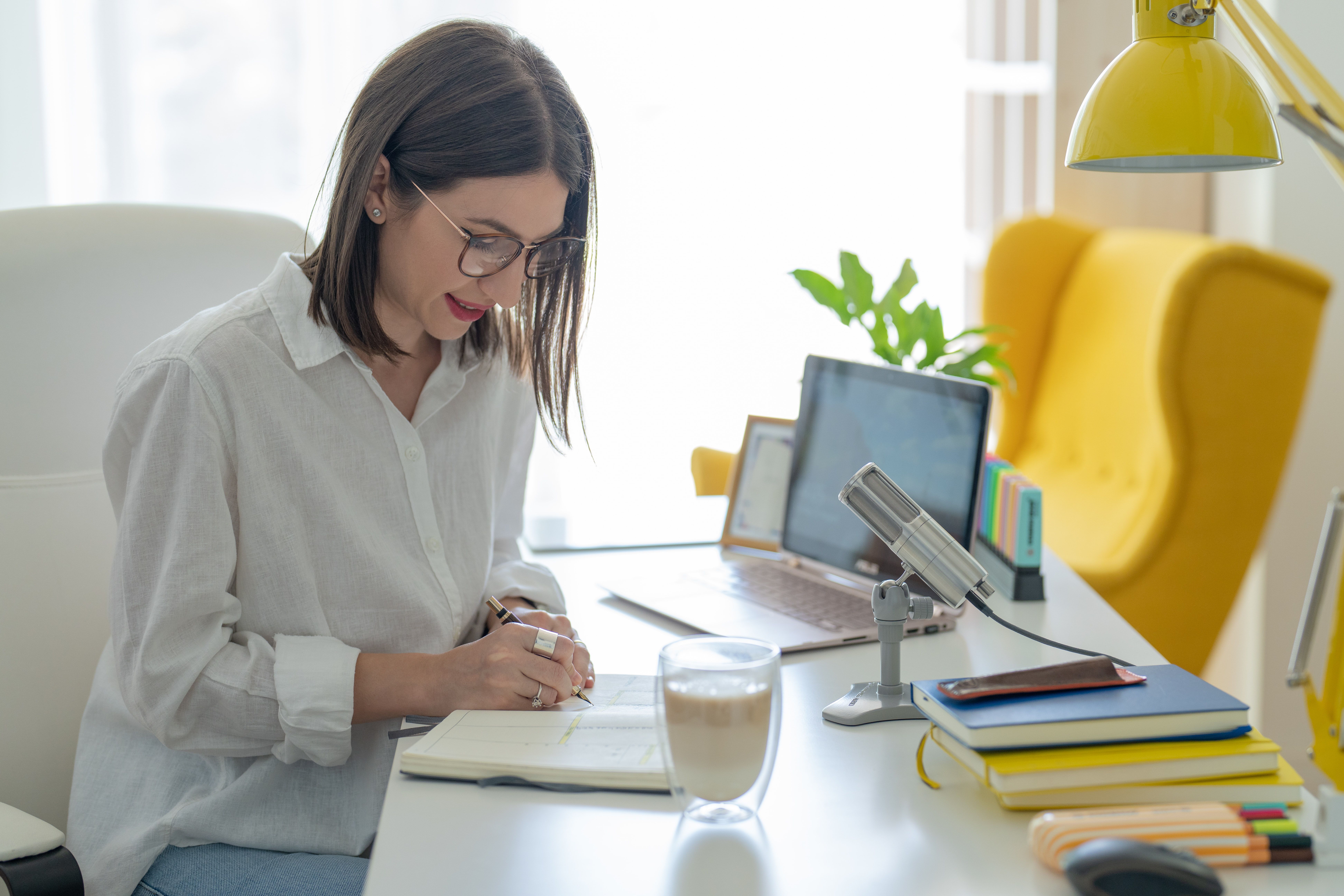 프리랜서-여자-작가