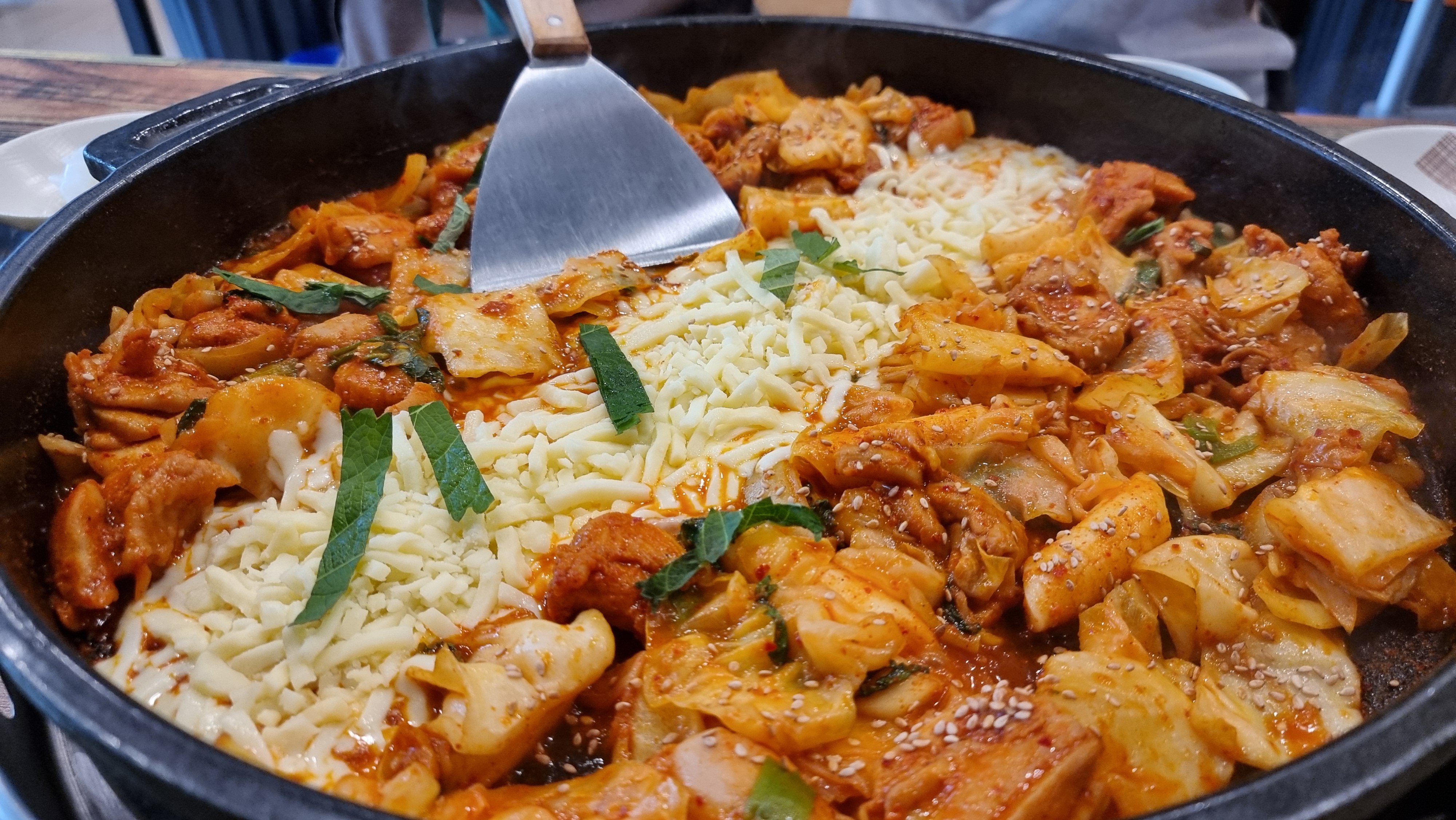 홍춘천치즈닭갈비