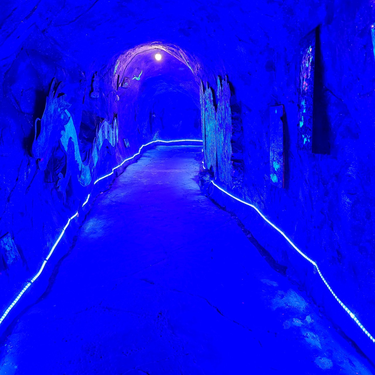 좌천 동굴 내부 사진