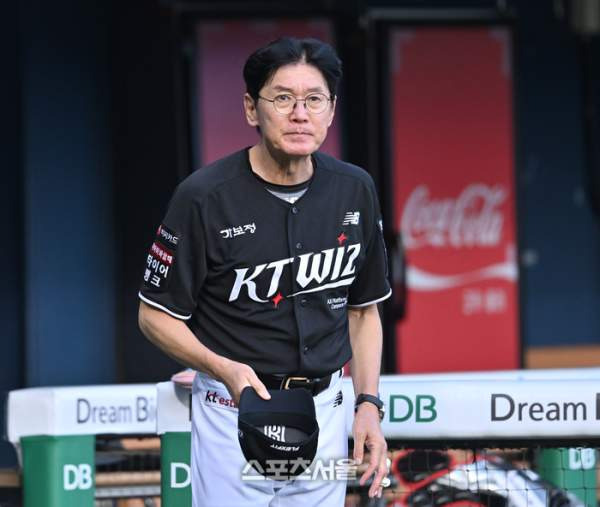 이강철 감독 연봉&middot;재계약 34억 총정리｜KT 2029년 계약&middot;역대 감독 몸값 순위&middot;염경엽 비교&middot;나이 프로필