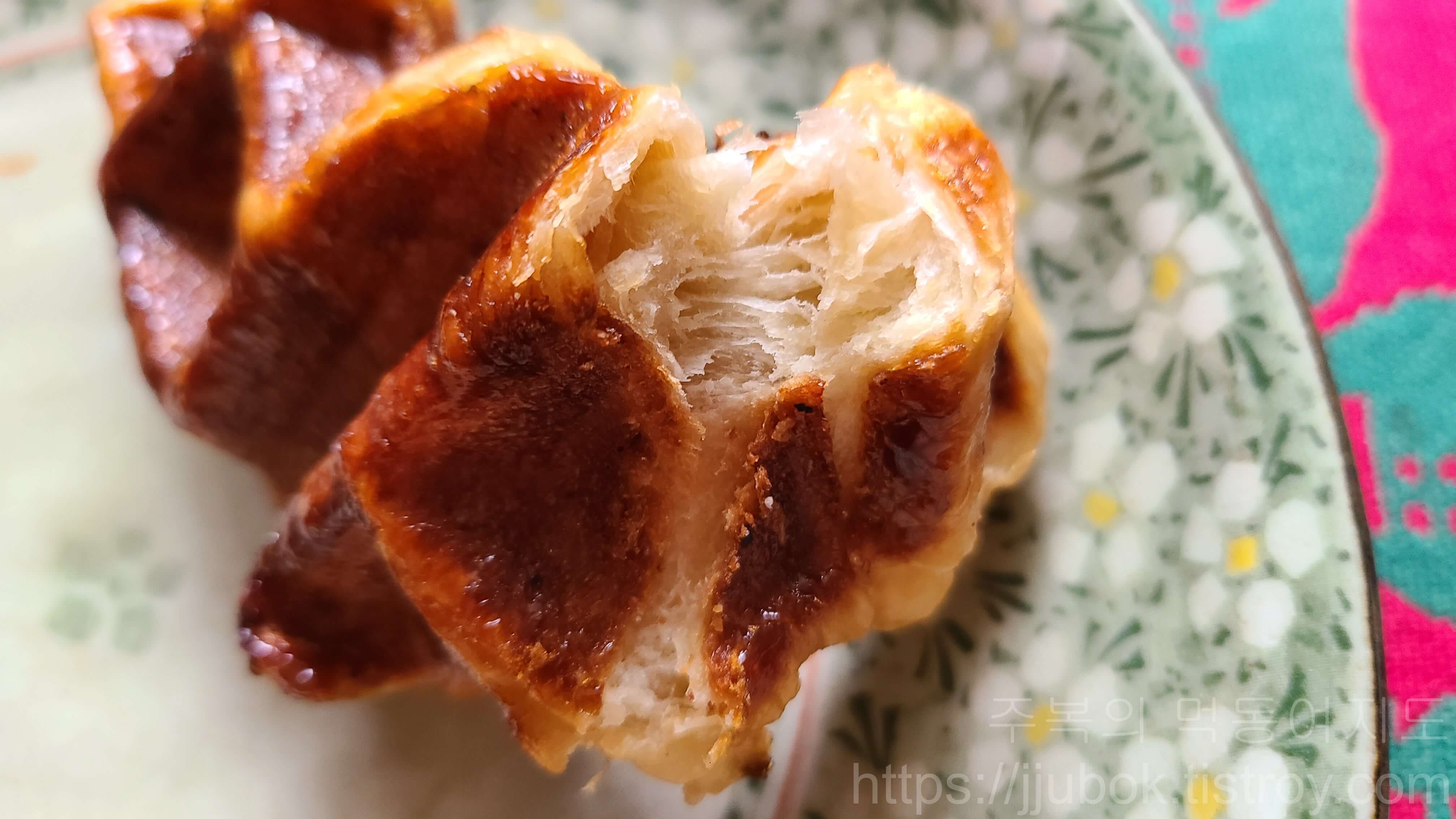 파란만잔-PARANMANJAN-카페-플레인-크로플-내부